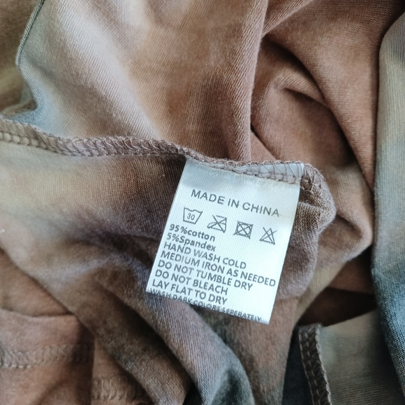 Andthewhy Black & Brown Top with Balloon Sleeves - Picture 6 of 7